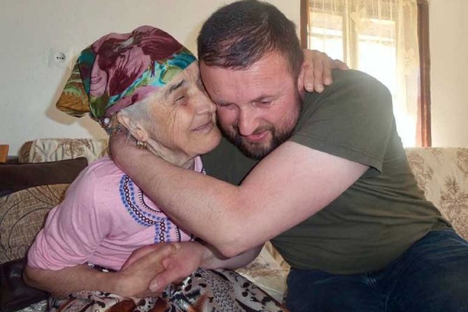 Помогли смо Баки Мејрем да пронађе свог сина после 40 година
