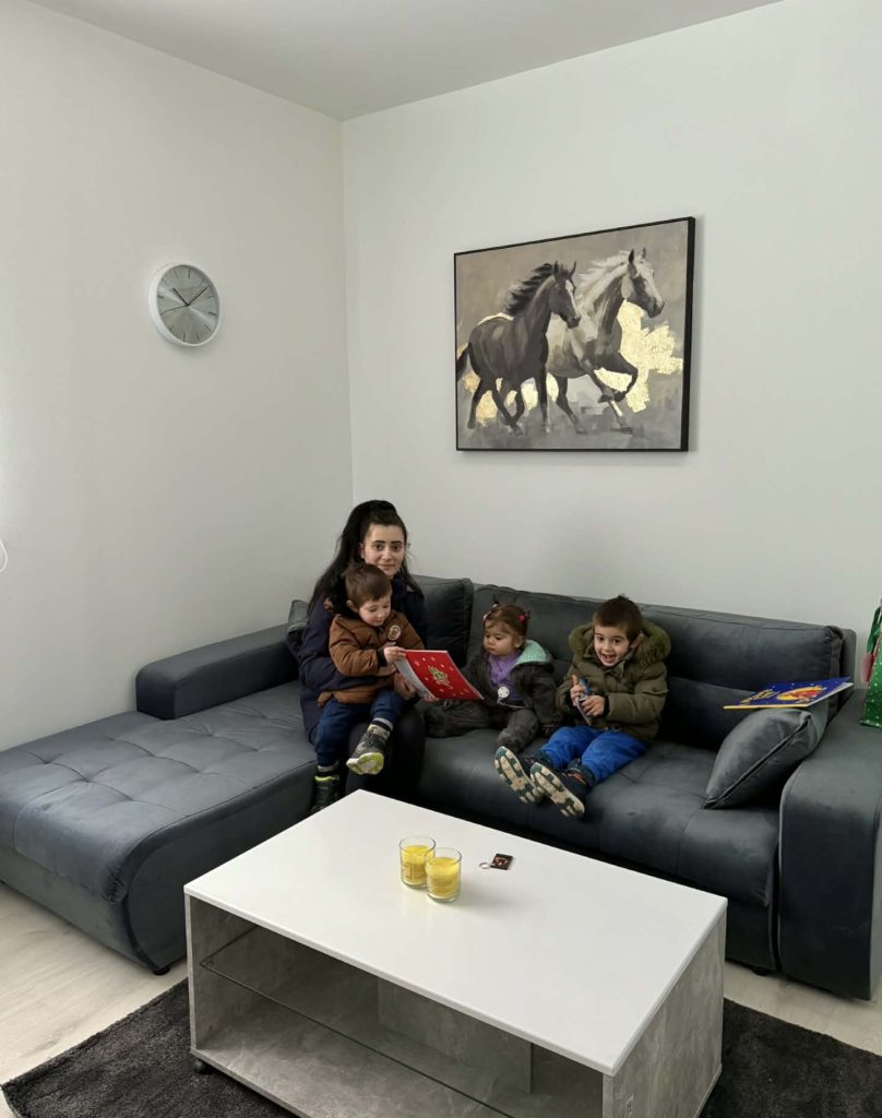 Захваљујући БМВ Мото клубу Србије, породица Николић из Смедерева добила је нови дом